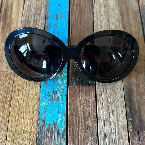 VERSACE Authentic Sunglasses - Picture 3 of 10